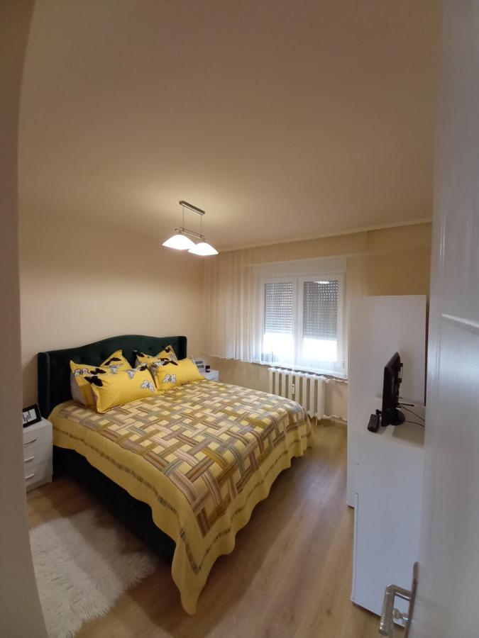 Tei Appartement Oradea Buitenkant foto