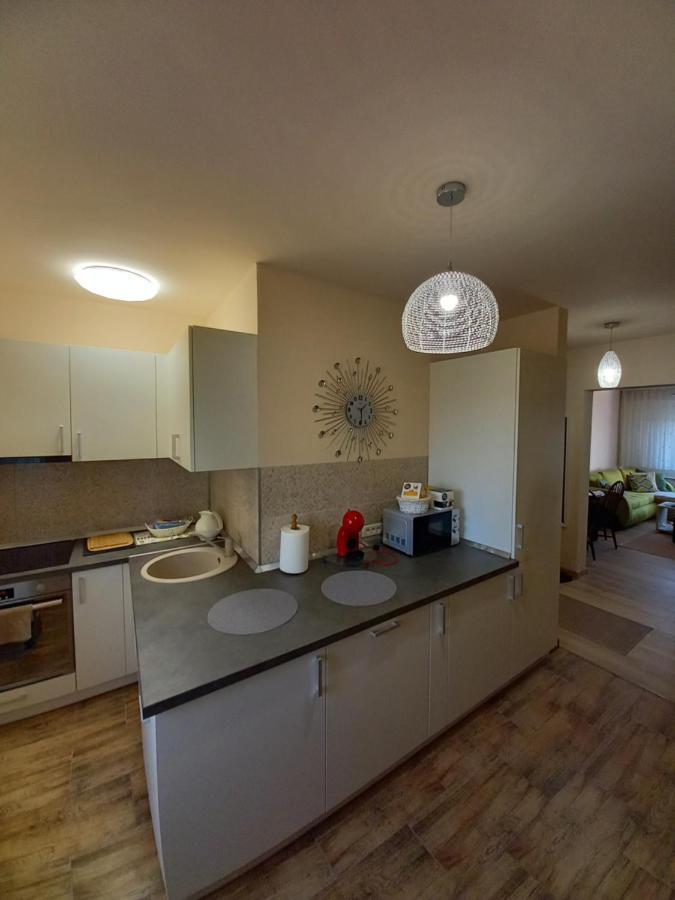 Tei Appartement Oradea Buitenkant foto