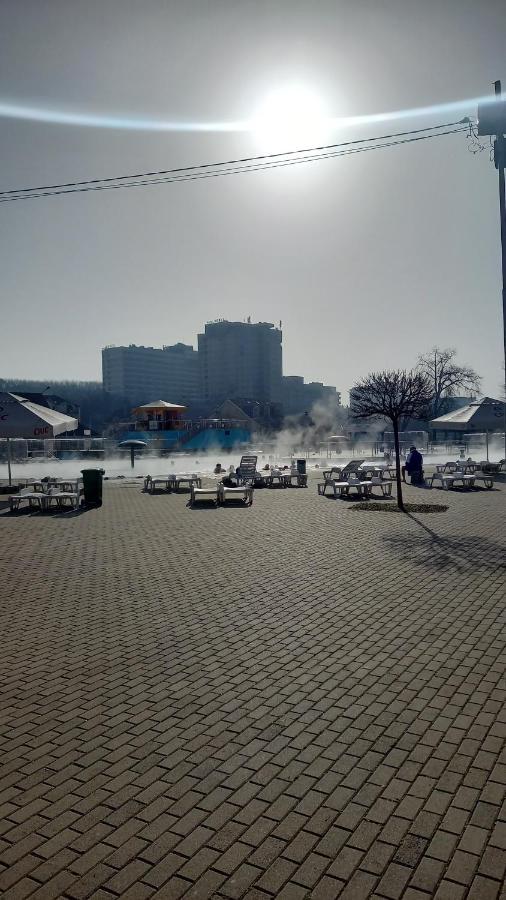 Tei Appartement Oradea Buitenkant foto